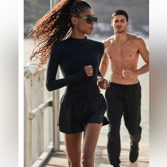 NEW WITH TAGS WOMEN’S BLACK THE UPSIDE LINED RUN 2” SHORTS SIZE 10/LARGE - Picture 2 of 8